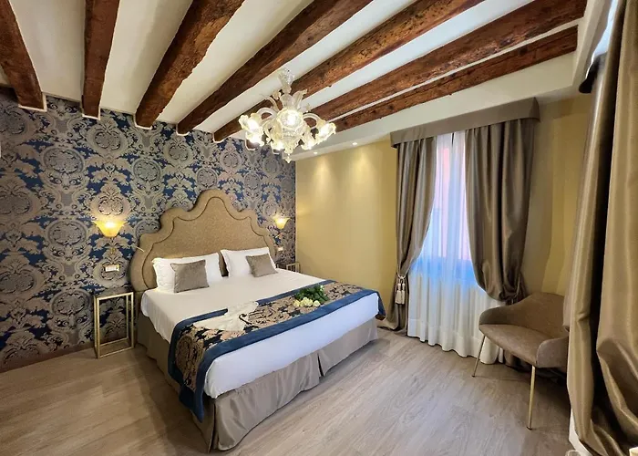 Cà Dell'Arte Palace