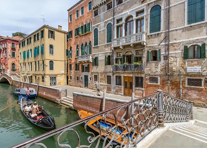 Palazzo San Firmino Suite Canal View Venezia